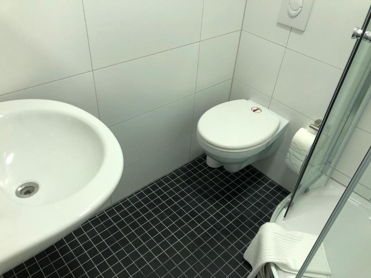 Apartments & Rooms Bad Soden บัดโซเดิน อัม เทานุส ภายนอก รูปภาพ
